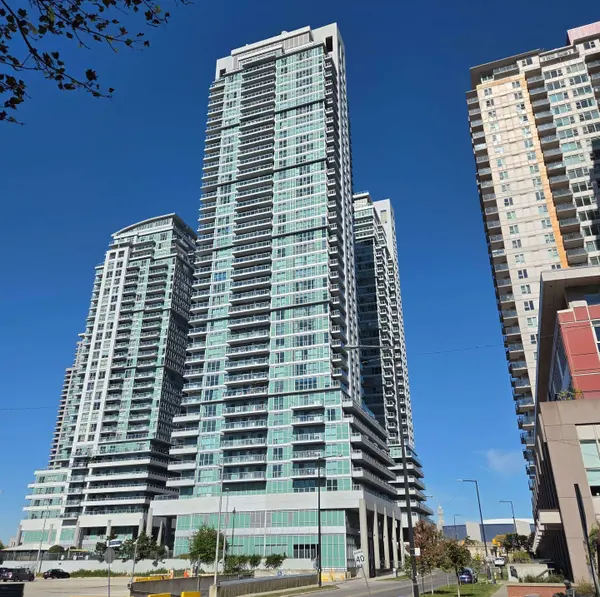 50 Town Centre CT #1504