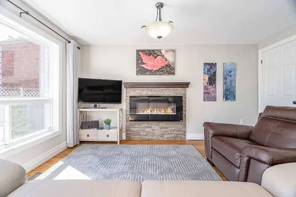 35 Clute CRES, Barrie, ON L4N 8S7