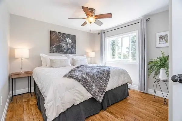 35 Clute CRES, Barrie, ON L4N 8S7