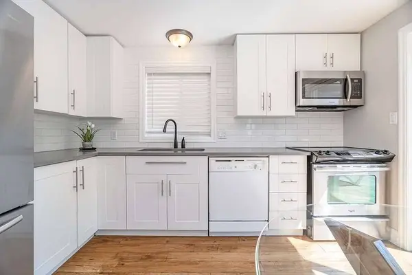 35 Clute CRES, Barrie, ON L4N 8S7