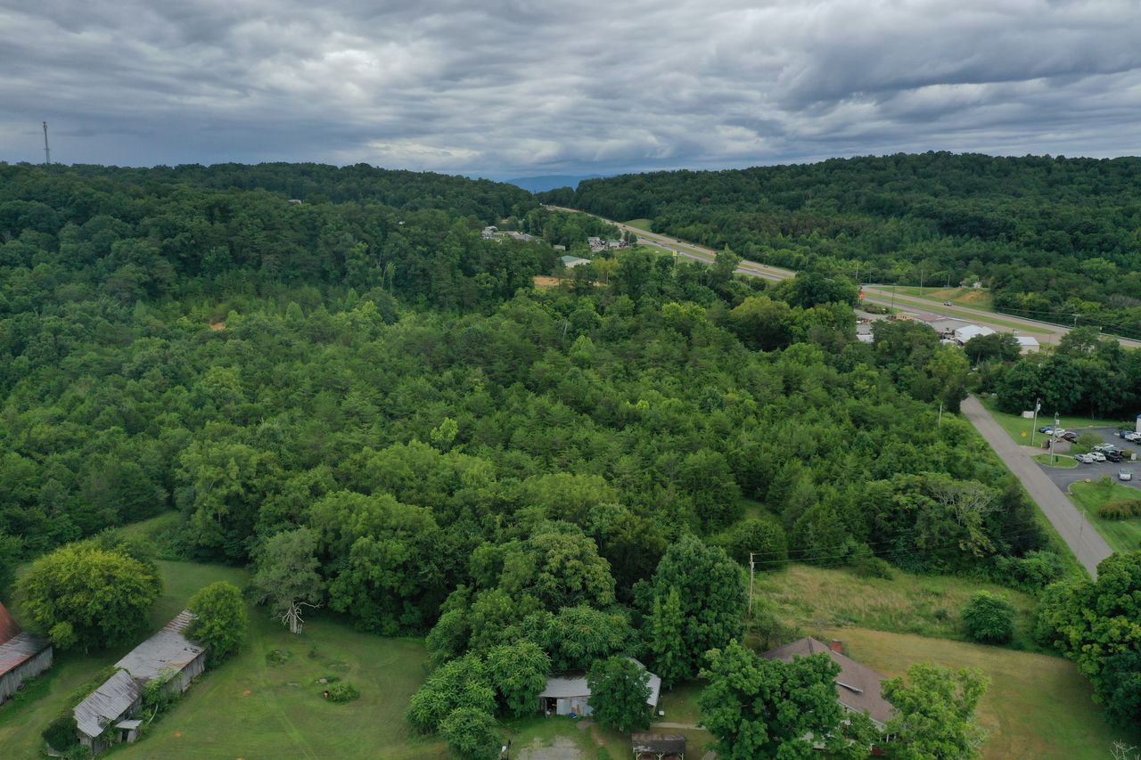 220 Milldale Rd Dandridge TN 37725