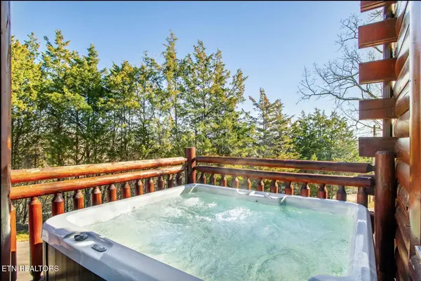 2087 Kerr Rd, Sevierville, TN 37876