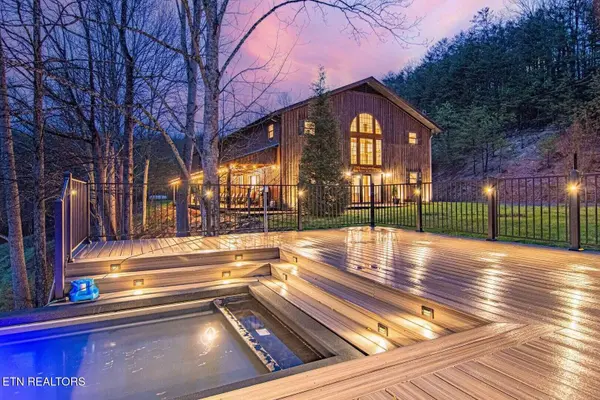 1293 Laurel Lick Rd, Sevierville, TN 37862