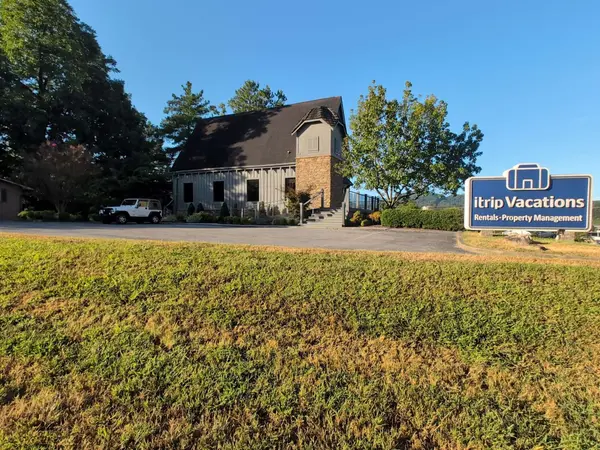 3404 Householder St, Pigeon Forge, TN 37863