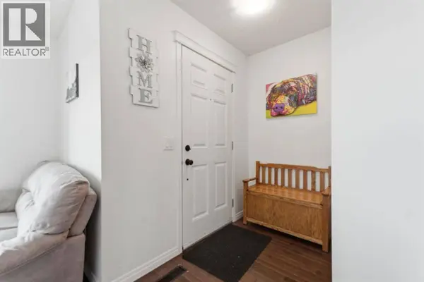 14 Reunion Grove, Airdrie, AB T4B0Z7