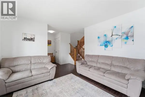 14 Reunion Grove, Airdrie, AB T4B0Z7