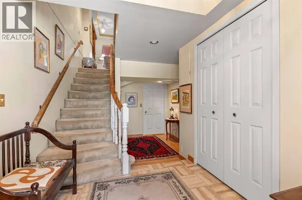 253, 4037 42 Street NW, Calgary, AB T3A2M9