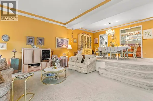 253, 4037 42 Street NW, Calgary, AB T3A2M9