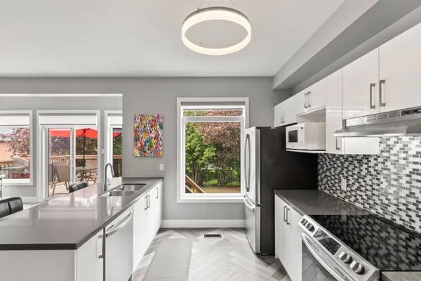 111 Bayview AVE, Georgina, ON L4P 3Z3