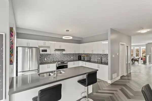 111 Bayview AVE, Georgina, ON L4P 3Z3