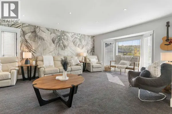 127 Edgewood Drive NW, Calgary, AB T3A2T3