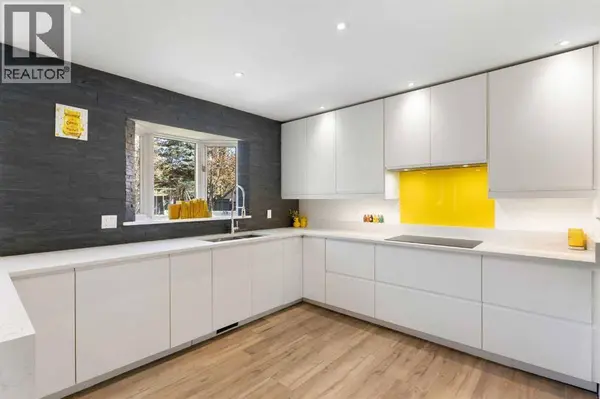 127 Edgewood Drive NW, Calgary, AB T3A2T3