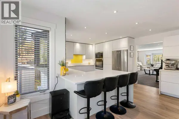 127 Edgewood Drive NW, Calgary, AB T3A2T3