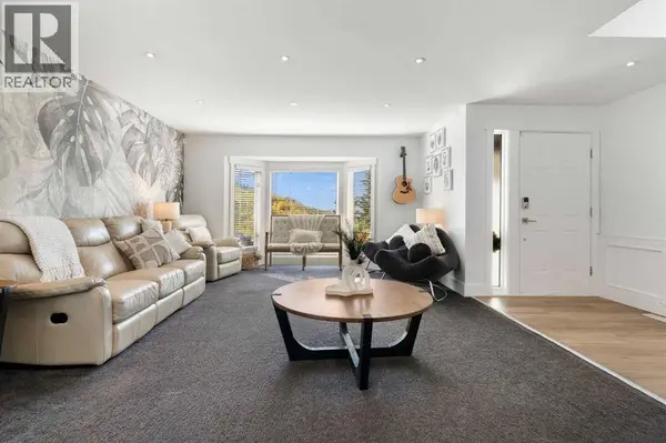 127 Edgewood Drive NW, Calgary, AB T3A2T3