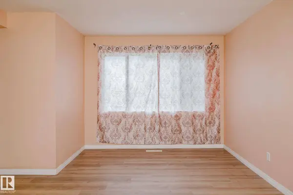 196 ROSELAND VG NW, Edmonton, AB T5E 5R6