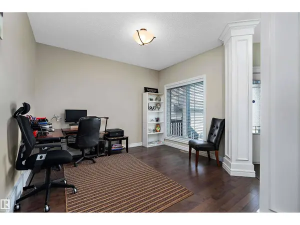 12207 172 AV NW, Edmonton, AB T5X0H3