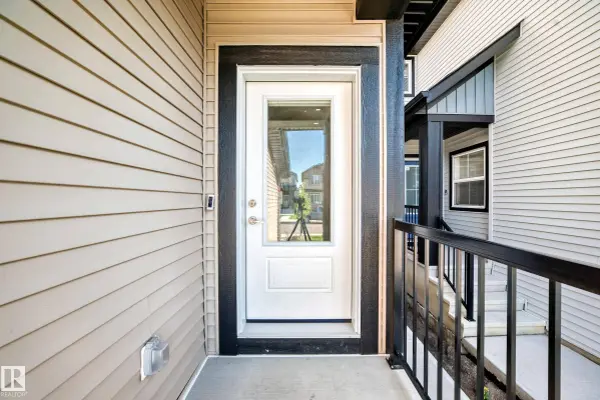 7056 182 AV NW, Edmonton, AB T5Z 0V7