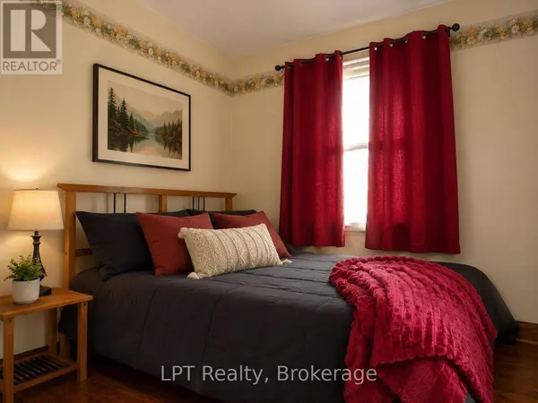 256 FAREWELL STREET, Oshawa (donevan), ON L1H6L9