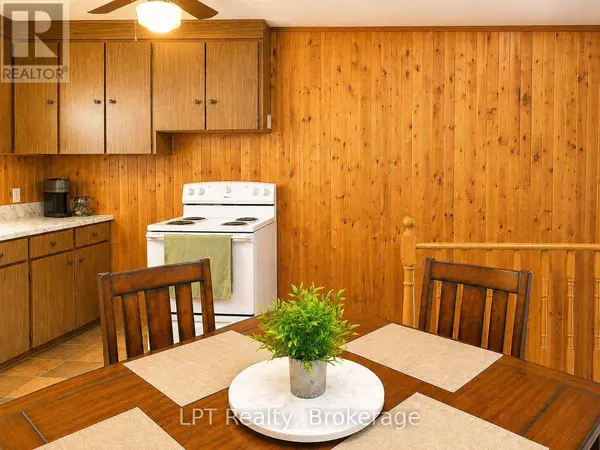 256 FAREWELL STREET, Oshawa (donevan), ON L1H6L9