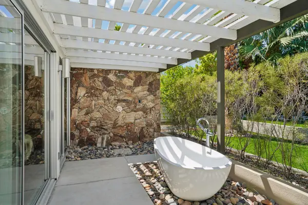 2101 N Berne DR, Palm Springs, CA 92262