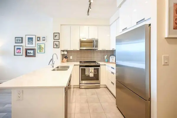 5025 Four Springs AVE #1305, Mississauga, ON L5R 0G5