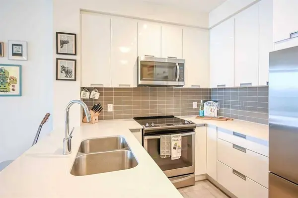 5025 Four Springs AVE #1305, Mississauga, ON L5R 0G5