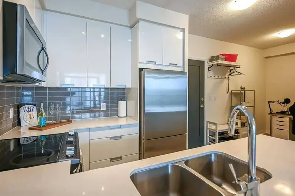 5025 Four Springs AVE #1305, Mississauga, ON L5R 0G5