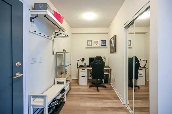 5025 Four Springs AVE #1305, Mississauga, ON L5R 0G5