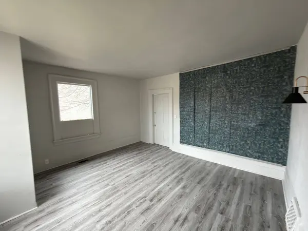 37 Elizabeth ST N, Brampton, ON L6X 1S3