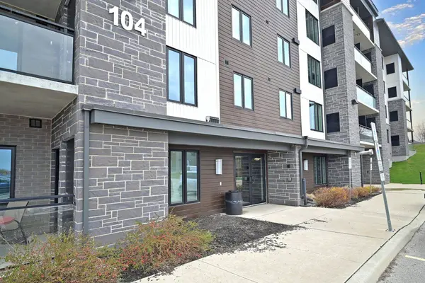 104 Summit Ridge DR #302, Guelph, ON N1E 0P8