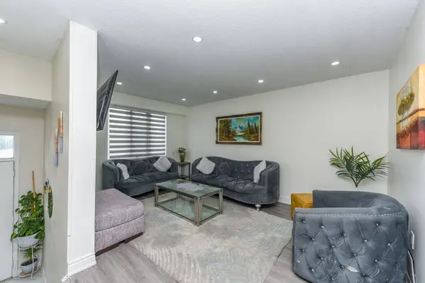 54 Nottawasaga CRES, Brampton, ON L6Z 1B9