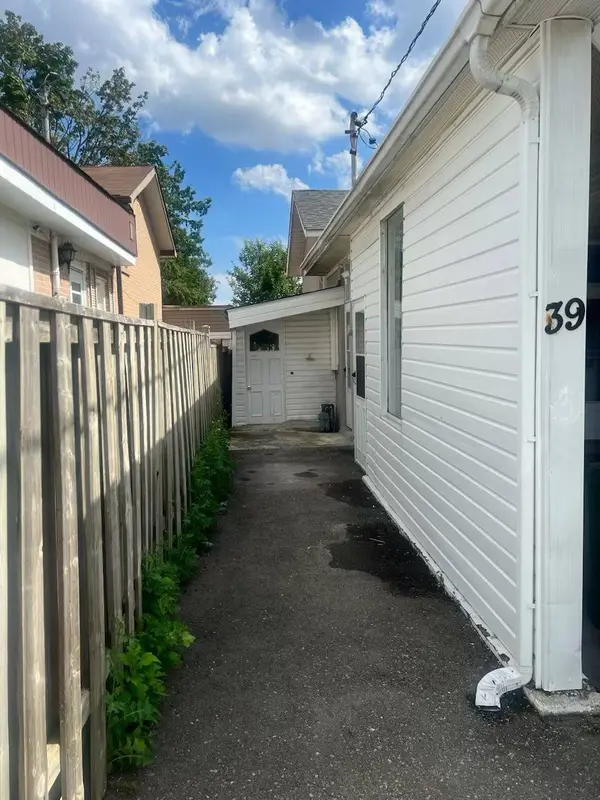39 Frankton CRES, Toronto W05, ON M2J 1C2