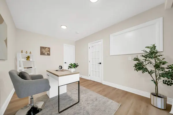 41 Keegan CRES, Toronto W05, ON M3J 1G1