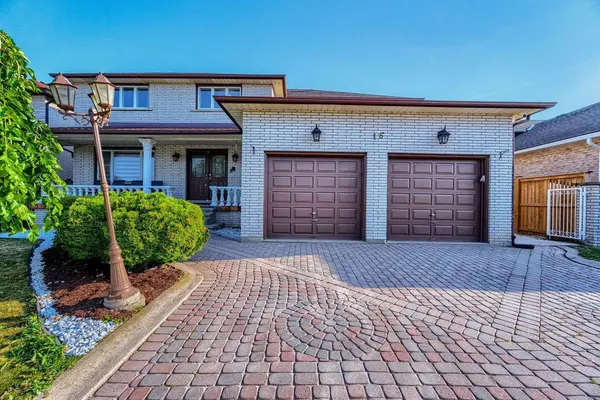 16 Vogue CT, Hamilton, ON L8E 4T3
