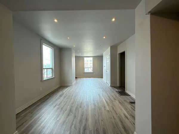 37 Elizabeth ST N, Brampton, ON L6X 1S3