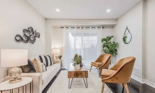 12 Axelrod AVE #Upper, Brampton, ON L6X 5N3