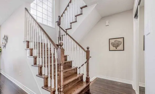 12 Axelrod AVE #Upper, Brampton, ON L6X 5N3