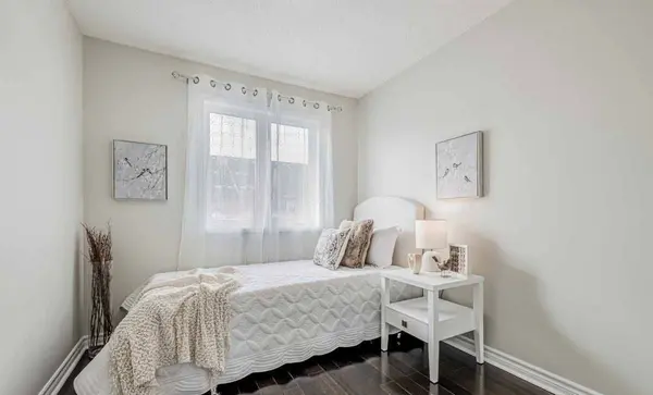 12 Axelrod AVE #Upper, Brampton, ON L6X 5N3