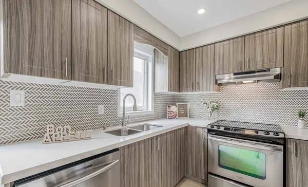 12 Axelrod AVE #Upper, Brampton, ON L6X 5N3