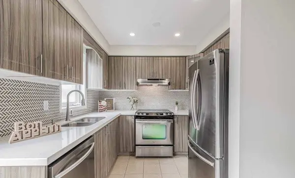 12 Axelrod AVE #Upper, Brampton, ON L6X 5N3