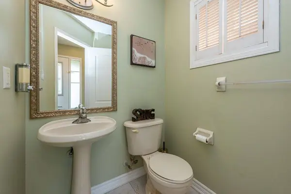 16 OAK GARDENS CT, Brampton, ON L6R 2Y6