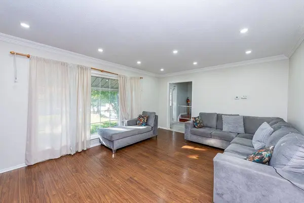 111 Dearbourne BLVD, Brampton, ON L6T 1J8