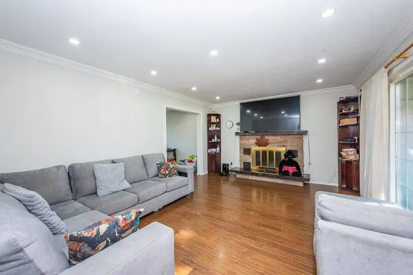 111 Dearbourne BLVD, Brampton, ON L6T 1J8
