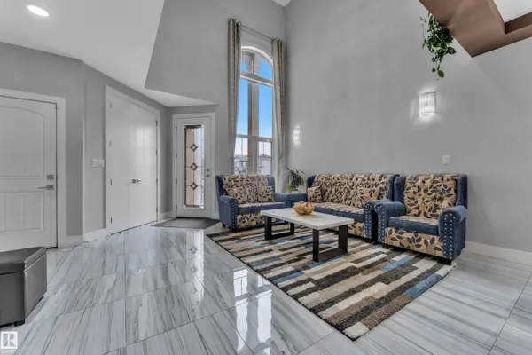 1404 25 ST NW, Edmonton, AB T6T 2K7