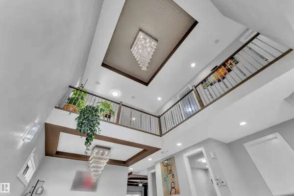 1404 25 ST NW, Edmonton, AB T6T 2K7