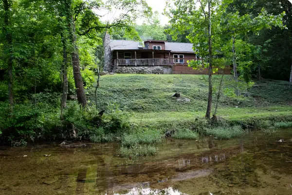 Creekside Cabin AIRBNB Rental Branson MO