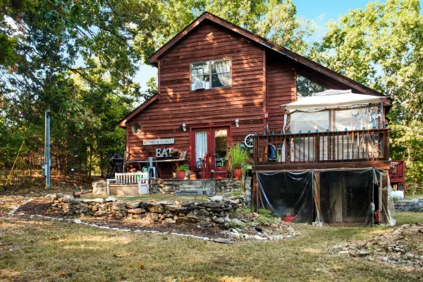 161 Cedar LN
