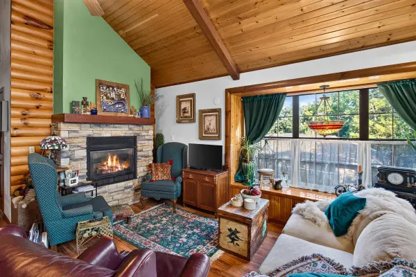 161 Cedar LN, Rockaway Beach, MO 65740
