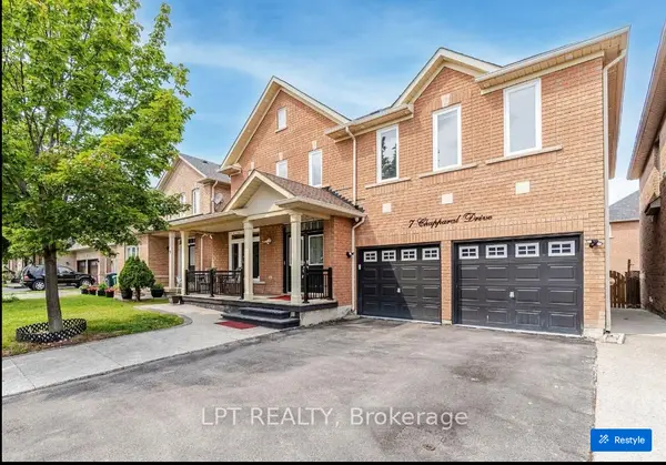 7 Chapparal Dr, Brampton, ON L6R 3C5