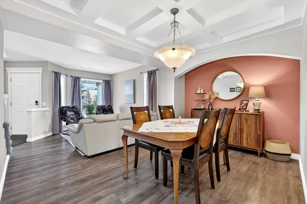 280 Mt Selkirk Close SE, Calgary, AB T2Z 2P7